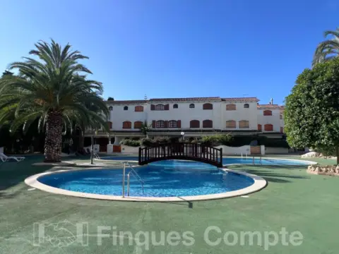 Casa adosada en Avinguda de la Reina Fabiola