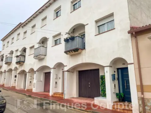 Casa adosada en Carrer de Calaf
