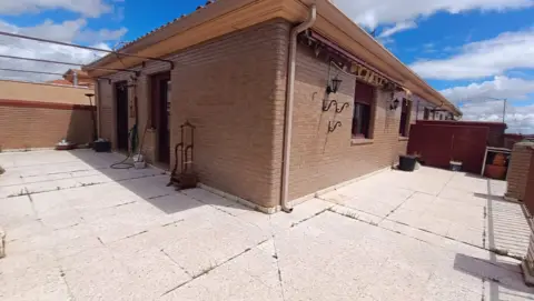 Ático en calle de las Adelfas