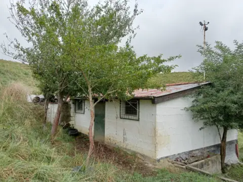 Terreno en calle Vega-Canal