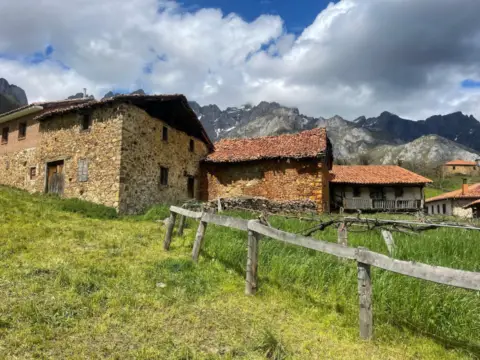 Casa unifamiliar en Barrio de Mogrovejo