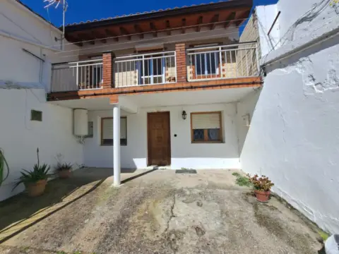 Casa adosada en calle de Piélagos