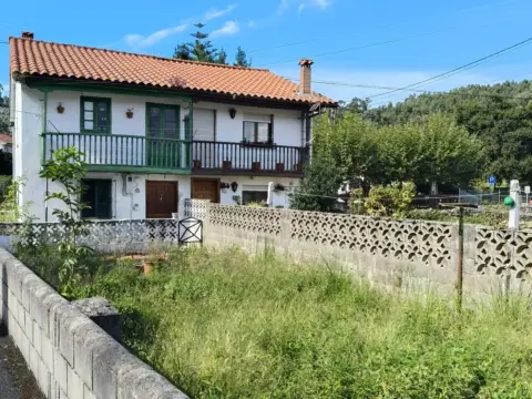 Casa pareada en calle Dualez