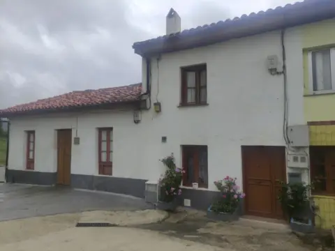 Casa en Avenida La Montaña