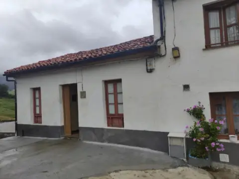 Casa en Avenida La Montaña