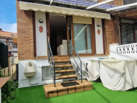 Chalet adosado en calle de Pedro Velarde