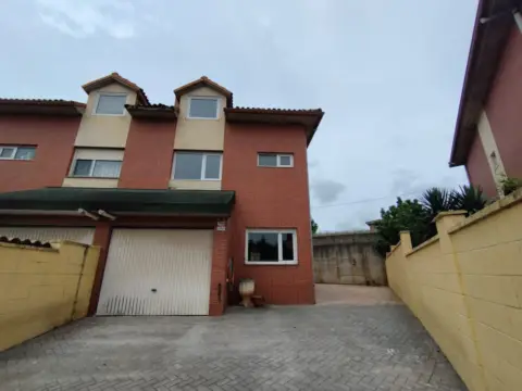 Chalet adosado en Barrio de Cacicedo Central