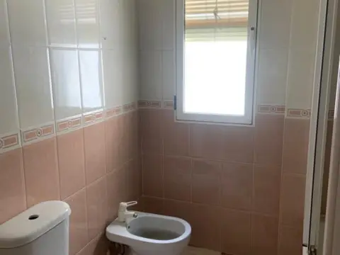 Piso en Avenida de los Reyes Católicos