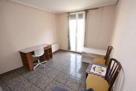 Piso en calle de Madre Sacramento