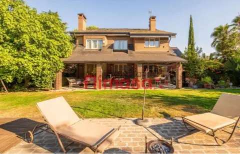 Chalet unifamiliar en calle de Guazalate