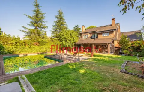 Chalet unifamiliar en calle de Guazalate