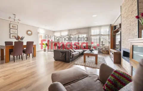 Chalet pareado en Avenida de Castilla