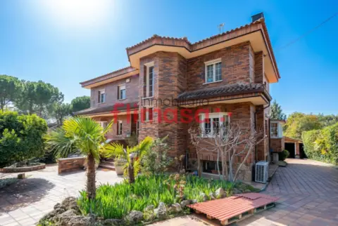 Chalet unifamiliar en calle del Duero