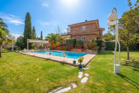 Chalet unifamiliar en calle del Duero