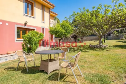 Chalet unifamiliar en calle del Tambre