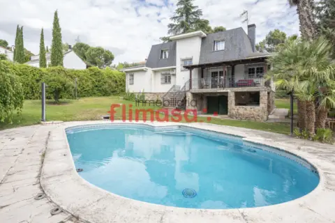 Chalet unifamiliar en calle de Porma