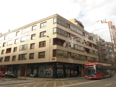 Piso en calle de Máximo Cayón Waldaliso