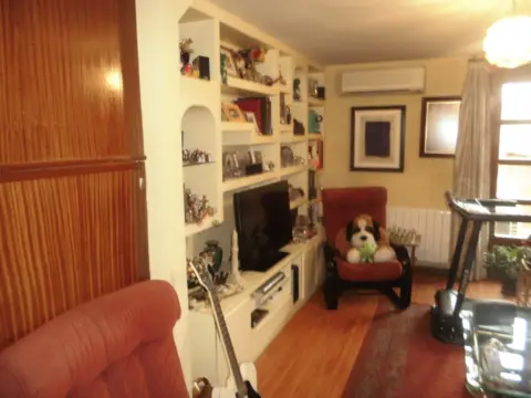 Dúplex en calle Mariano Domínguez Berrueta