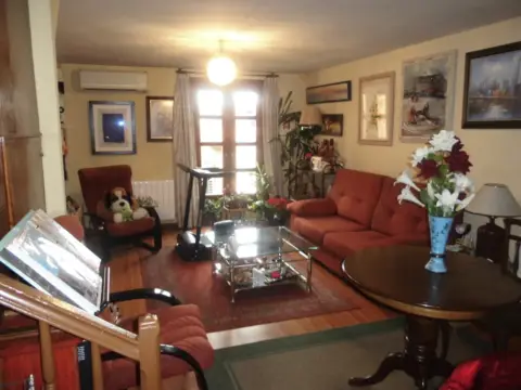 Dúplex en calle Mariano Domínguez Berrueta