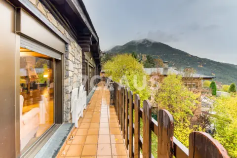 Chalet unifamiliar en Urbanización Font del Dallaire