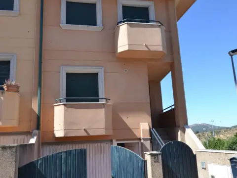 Chalet pareado en calle José Zorrilla