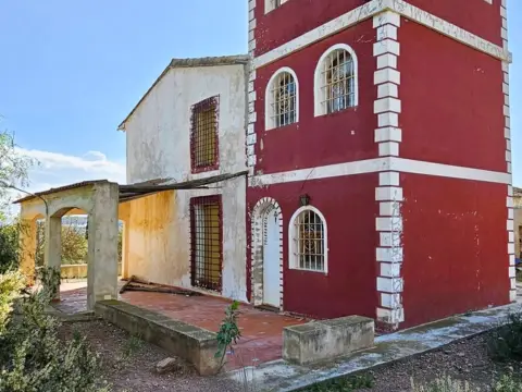 Chalet rústico en Camino de los Molinos