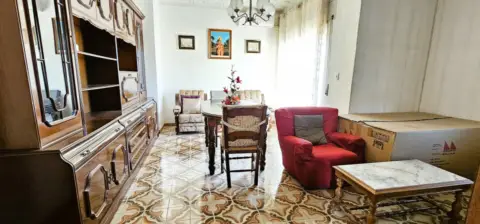 Casa adosada en calle de la Alhama