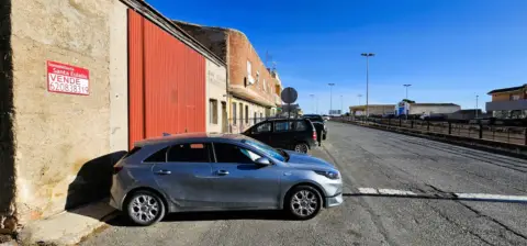 Nave comercial en Avenida Juan Carlos I, 61