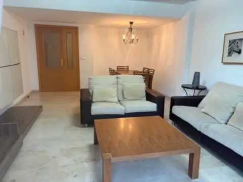 Piso en calle de Rosalía de Castro, 56