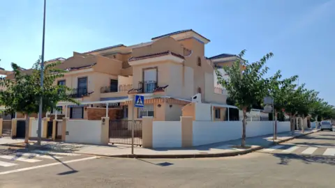 Dúplex en calle Azucena