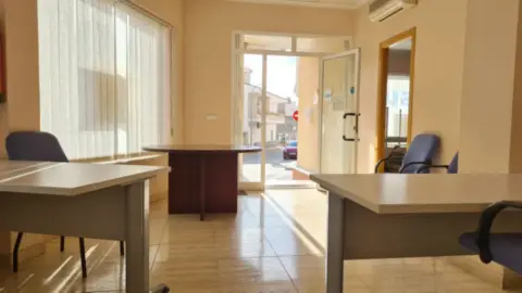 Local comercial en calle de la Isla