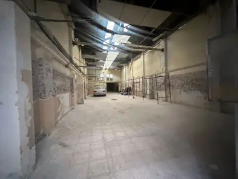 Nave comercial en Carrer de la Torre dels Pardals, 1