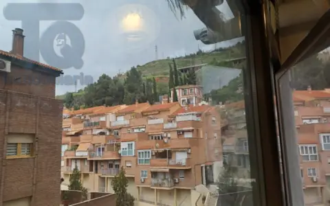 Piso en calle Junto A Crta. La Sierra,20