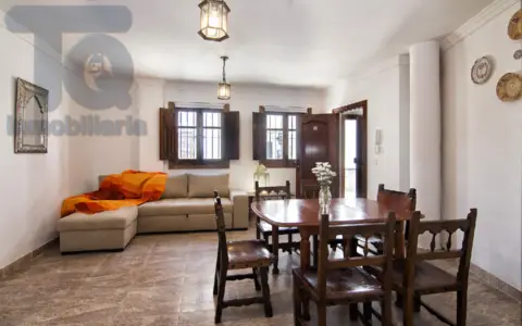 Casa pareada en calle Barrichuelo Cartuja