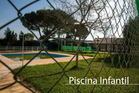 Chalet unifamiliar en Urbanización Camping de La Algabarra