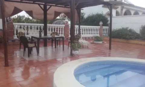 Chalet unifamiliar en Urbanización Cortijos del Alcor, 1