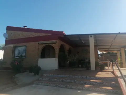 Chalet unifamiliar en calle del Almendro