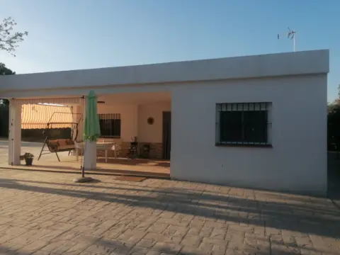 Chalet unifamiliar en Urbanización Corzo