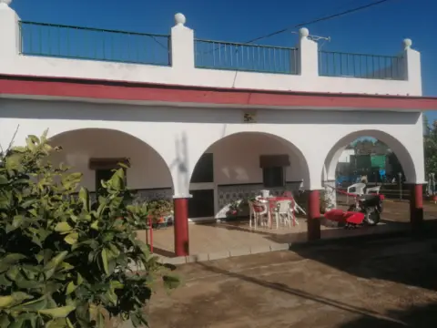 Chalet unifamiliar en Urbanización Corzo, 64