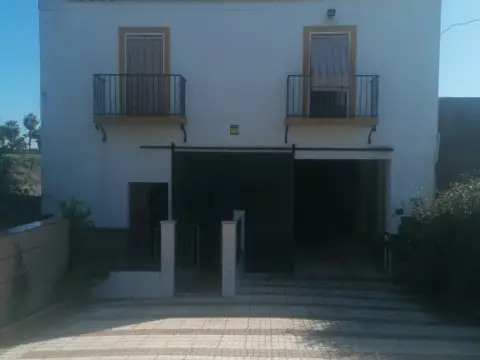 Chalet unifamiliar en calle Betis