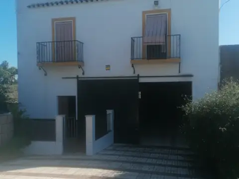 Chalet unifamiliar en calle Betis