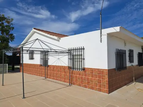 Chalet unifamiliar en Urbanización Jinetes, 170