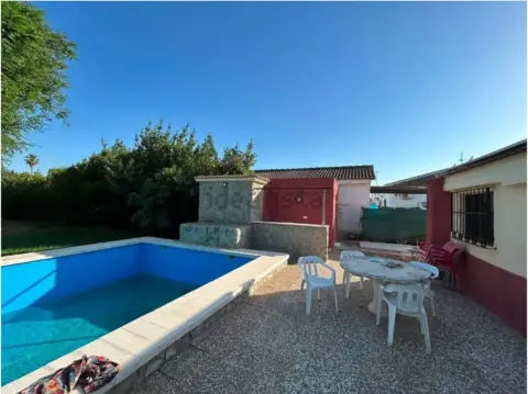 Chalet unifamiliar en Avenida Tarazona
