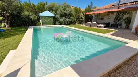 Chalet unifamiliar en Avenida Tarazona