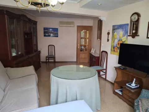 Piso en calle de Martínez Molina