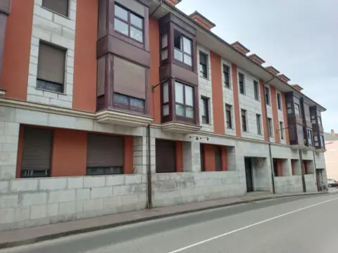 Piso en Avenida Vega de Santiago, nº 1