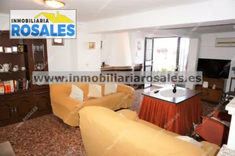 Casa adosada en Plaza de la Marinalba