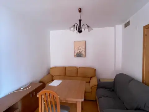 Piso en Recinto Ferial-Circunvalación-La Vega