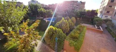 Piso en Avenida de los Reyes Católicos