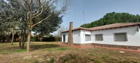 Chalet rústico en Carretera N-430 - Km 0